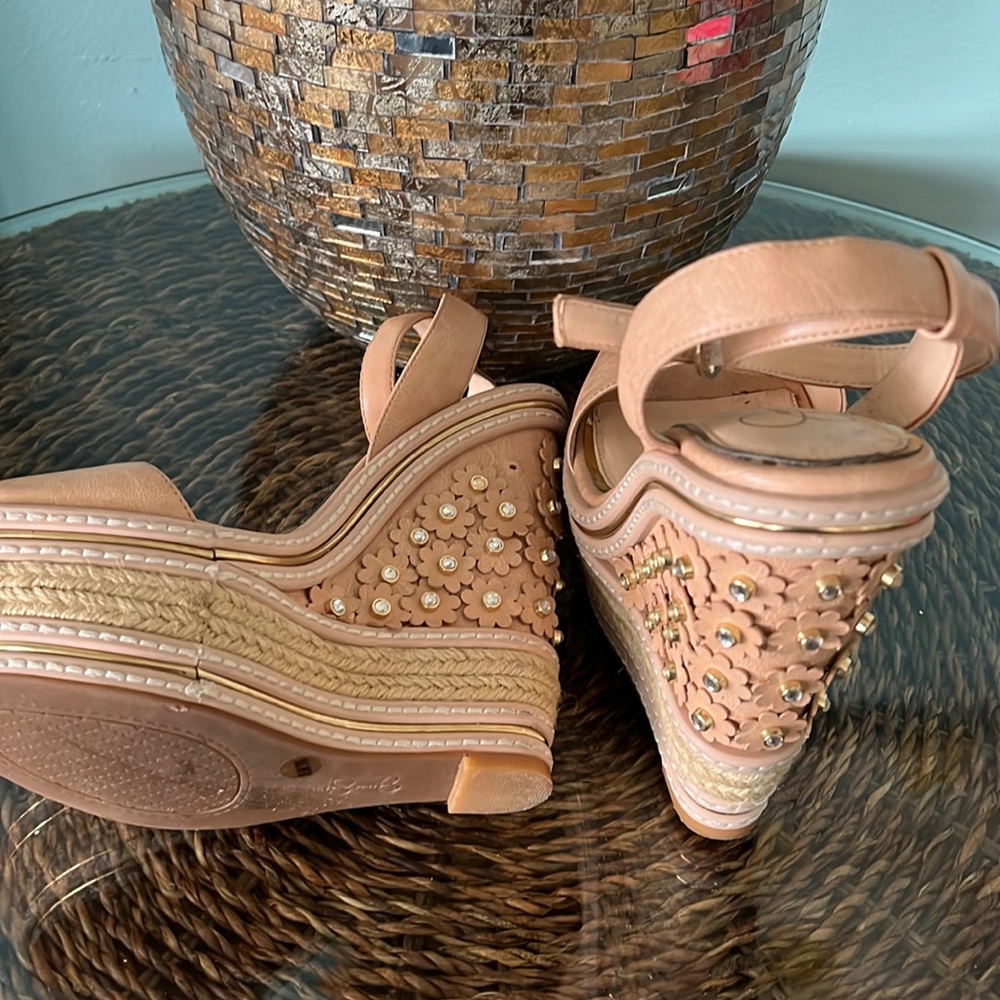 Tan Jessica Simpson wedges